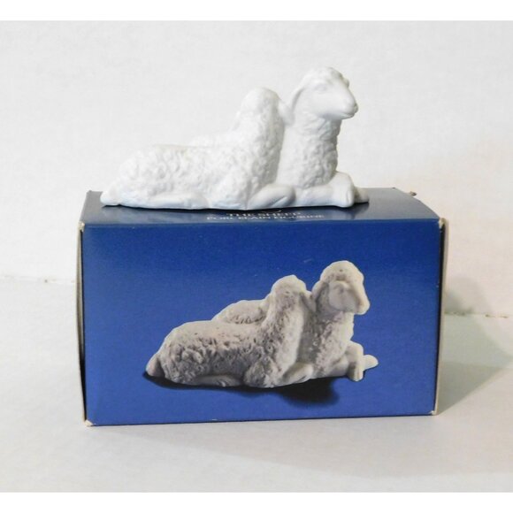 Avon Nativity Collectibles 1983 The Sheep Porcelain Figurine Boxed - Picture 8 of 11